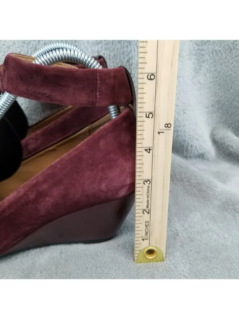 Clarks Shoes Womens Size 7.5 Burgundy Red Suede Ankle Strap Wedge *Read*